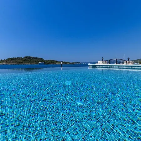 Rudini With Heated Pool *