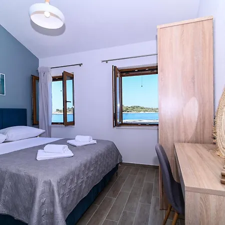 Rudini With Heated Pool Villa