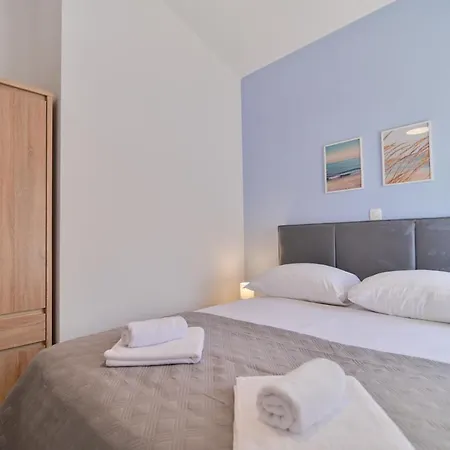 Rudini With Heated Pool Villa Okrug Gornji