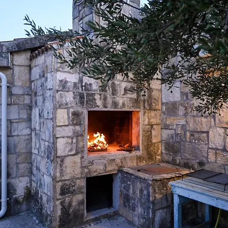 Rudini With Heated Pool *