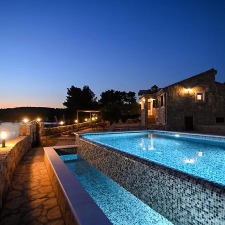 Rudini With Heated Pool Okrug Gornji