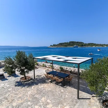 Villa Rudini With Heated Pool Okrug Gornji