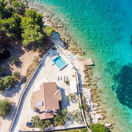 Rudini With Heated Pool Villa