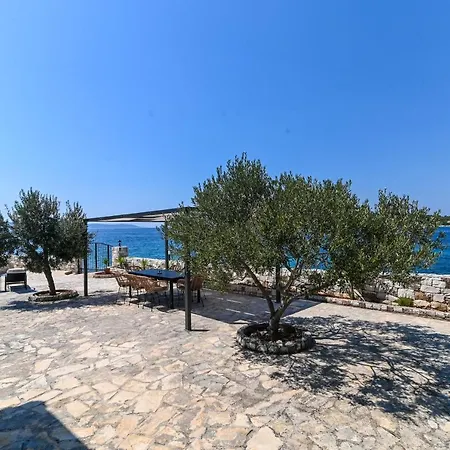 Rudini With Heated Pool Villa Okrug Gornji