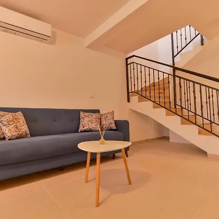 Rudini With Heated Pool