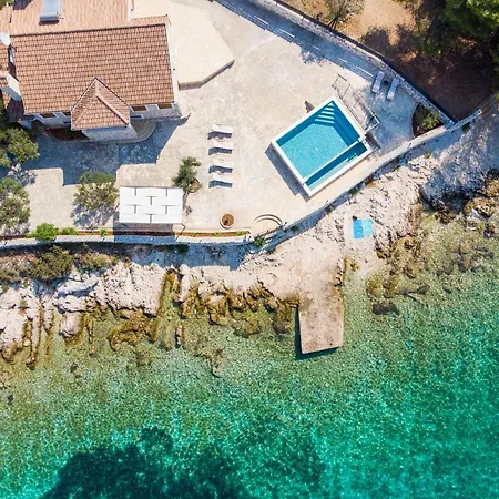 Rudini With Heated Pool Villa Okrug Gornji
