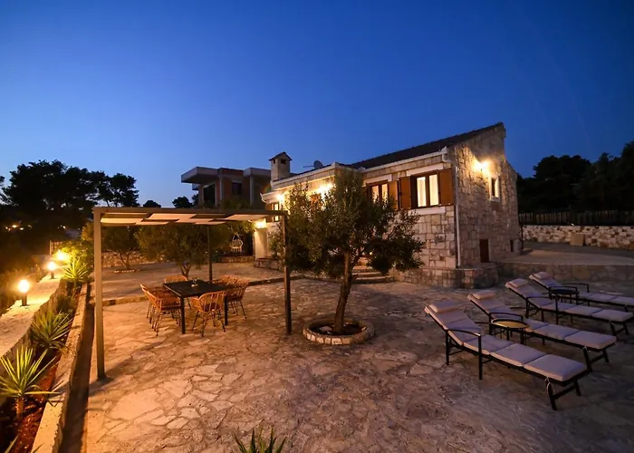 Rudini With Heated Pool Villa *