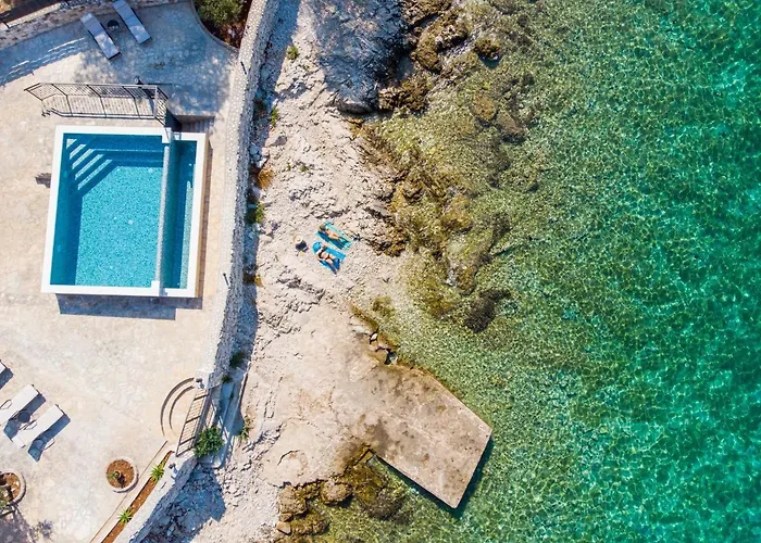 Rudini With Heated Pool *