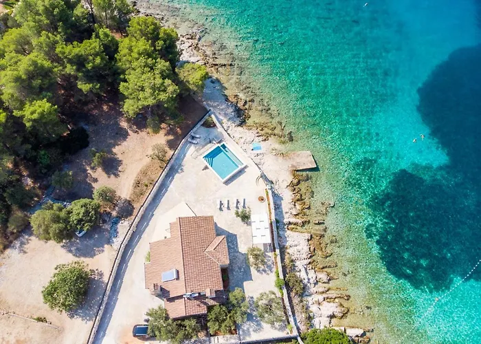 Rudini With Heated Pool Villa