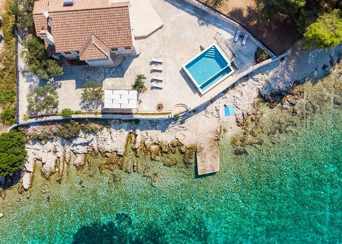 Rudini With Heated Pool Villa Okrug Gornji