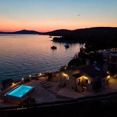 Rudini With Heated Pool