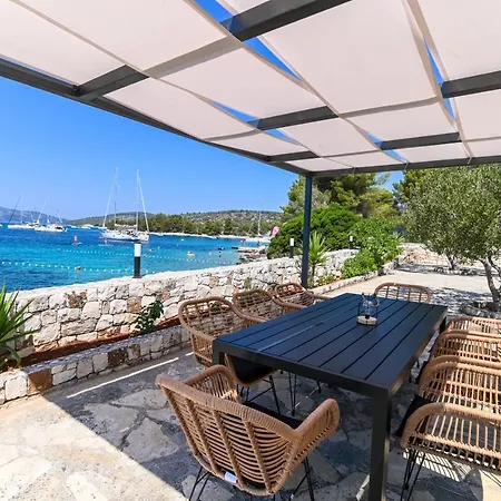 Rudini With Heated Pool Villa Okrug Gornji