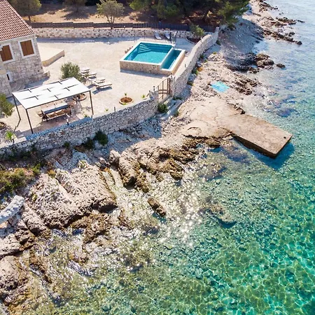 Rudini With Heated Pool Villa *