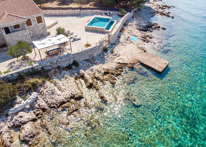 Rudini With Heated Pool فيلة *