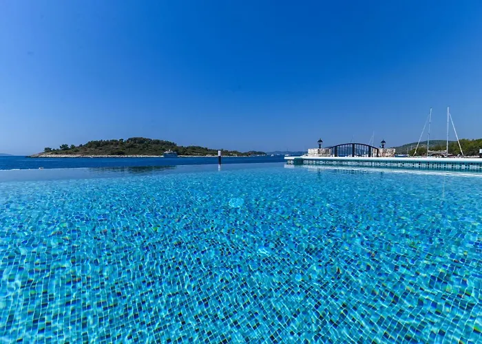 Rudini With Heated Pool *