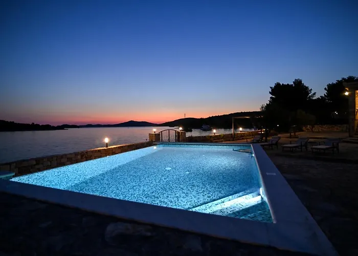 Rudini With Heated Pool *