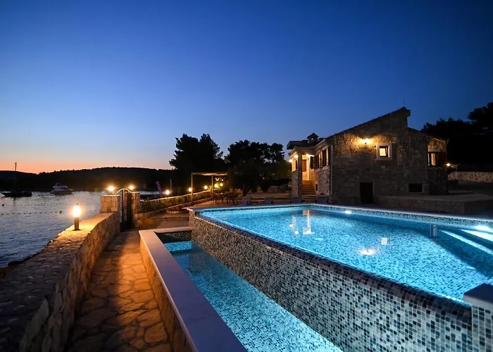Rudini With Heated Pool أوكغوك غورنيي